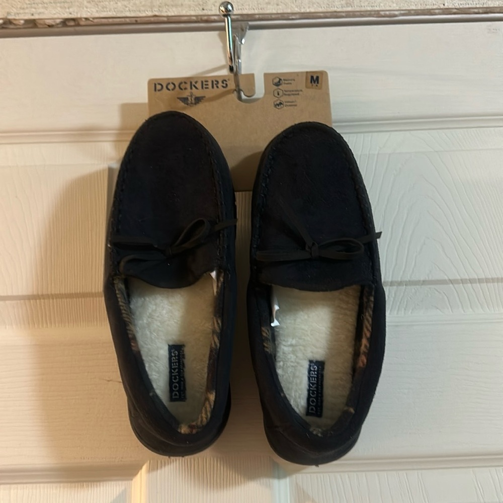 *FINAL* DOCKERS MEMORY FOAM SLIPPERS: BLACK: NEW WITH TAGS: SIZE M (7/8)
